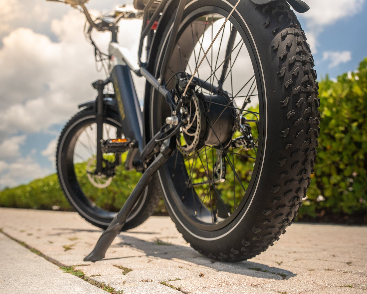 Fat tyre with deep tread on IMREN electric bike for all terrain stability