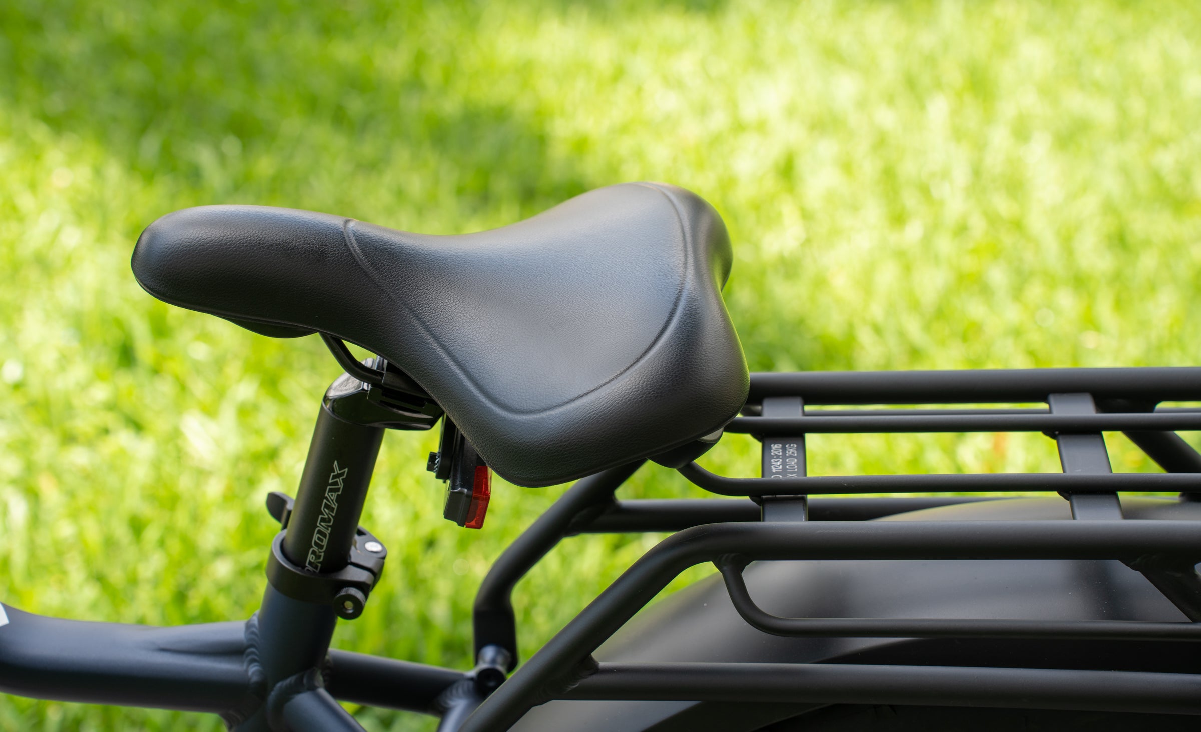 Comfort saddle and rear rack on IMREN electric bike for daily commuting
