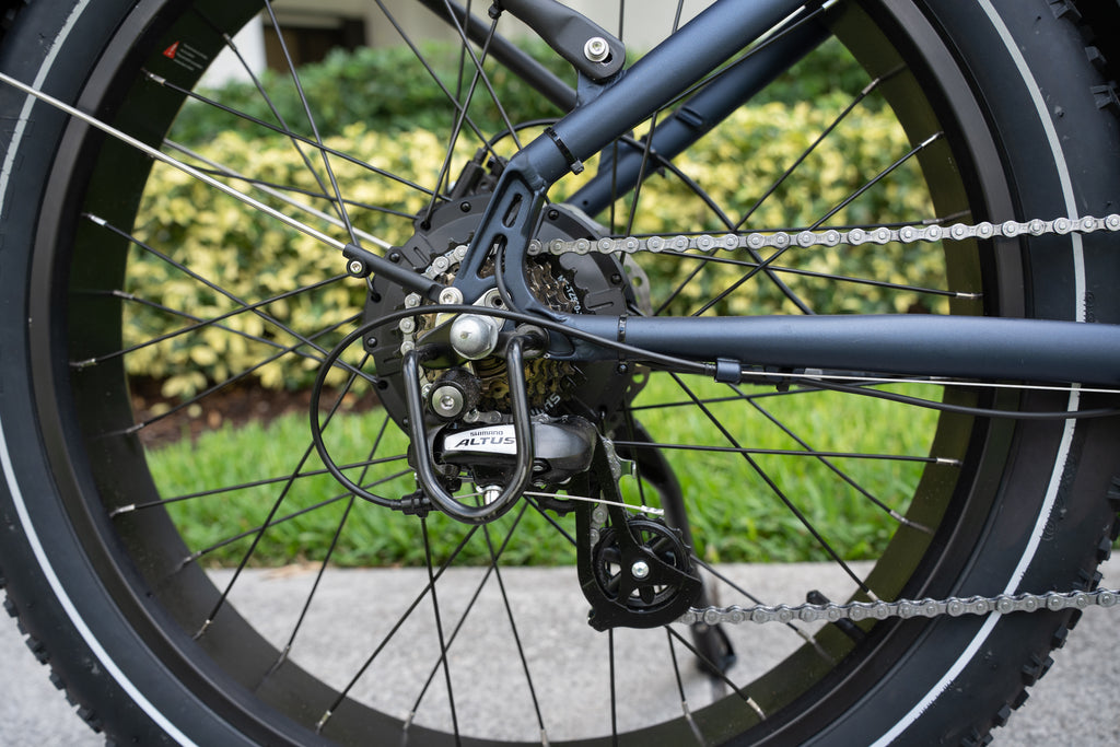 Shimano rear derailleur and drivetrain on IMREN electric bike
