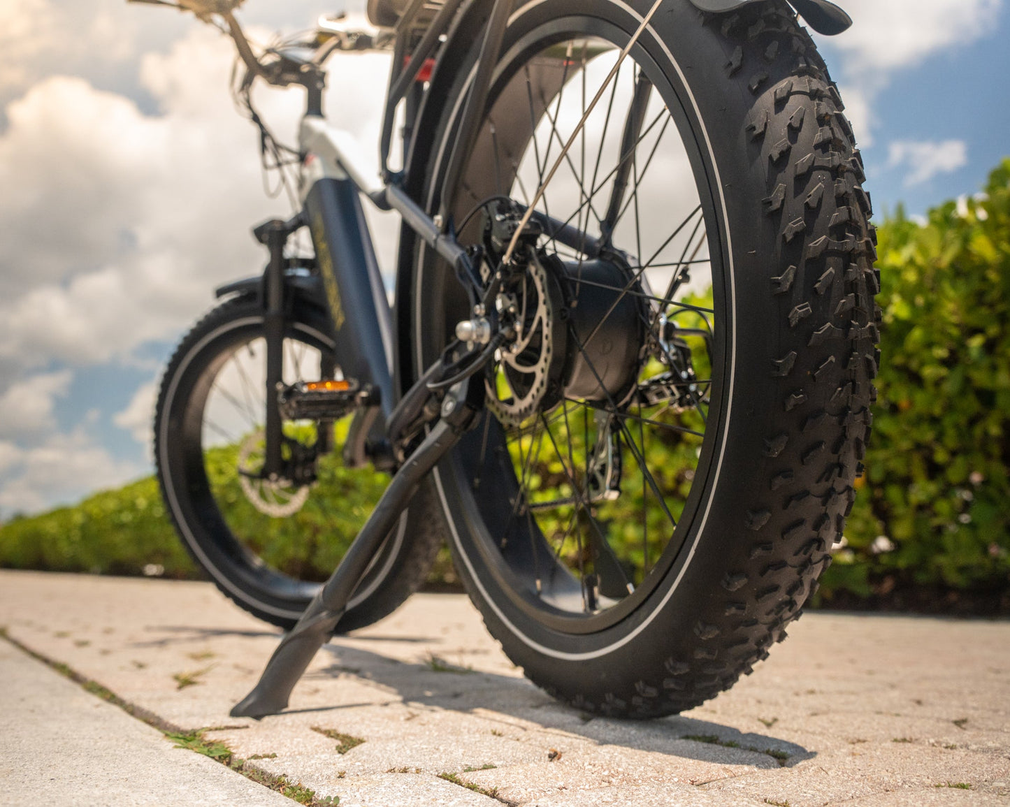 Fat tyre with deep tread on IMREN electric bike for all terrain stability
